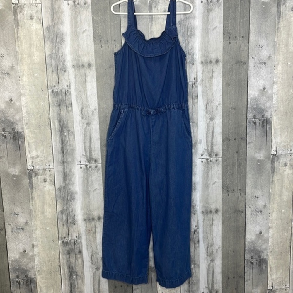 CAT and Jack girls chambray blue romper. Ruffle neckline. Elastic waist.‎ Large